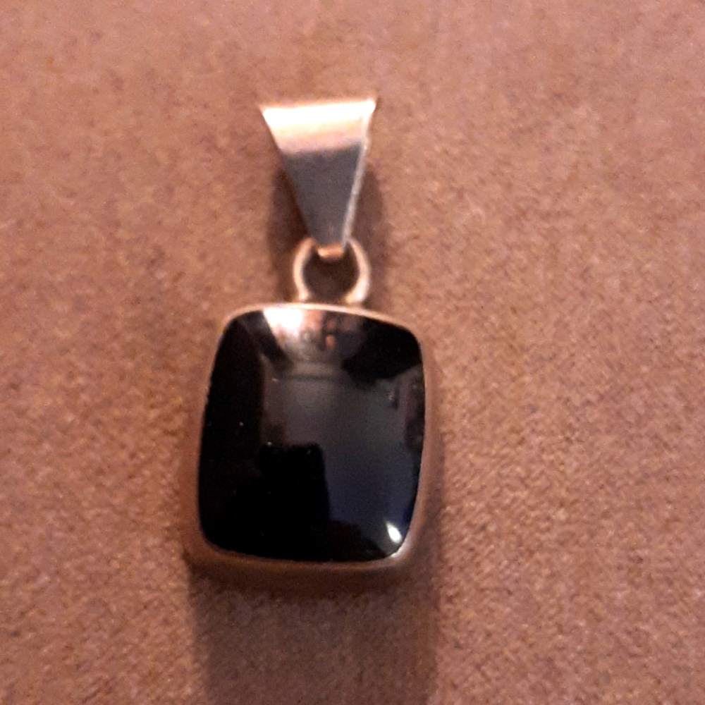 Vintage 925 sterling silver black onyx pendant